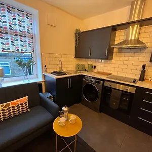 https://modern-retro-two-bedroom-apartment-in-barnsley.yorkshirehotels.net
